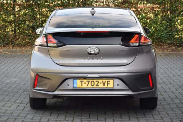 Hyundai Ioniq (2022) thumbnail 5