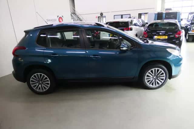 Peugeot 2008 (2016) thumbnail 3