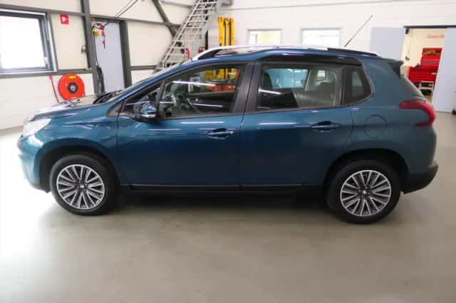 Peugeot 2008 (2016) thumbnail 6