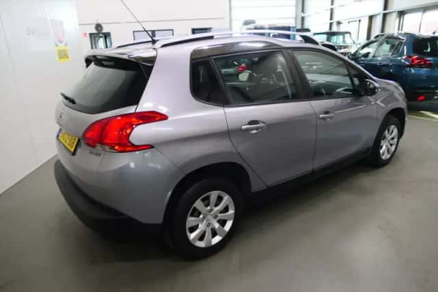 Peugeot 2008 (2013) thumbnail 4