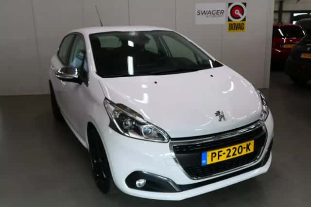 Peugeot 208 (2017) thumbnail 1