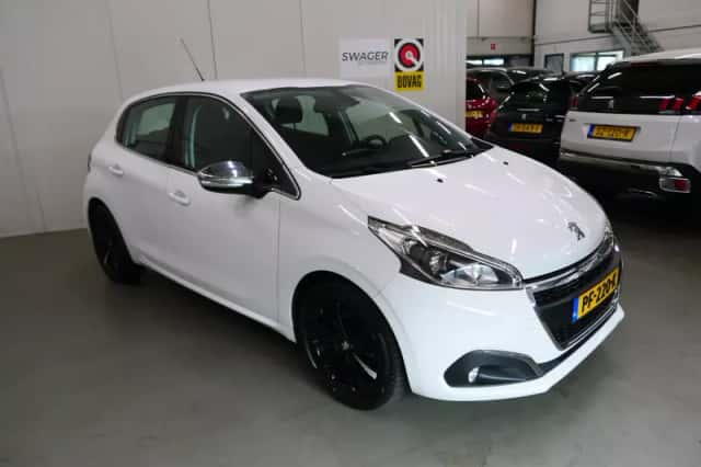 Peugeot 208 (2017) thumbnail 2