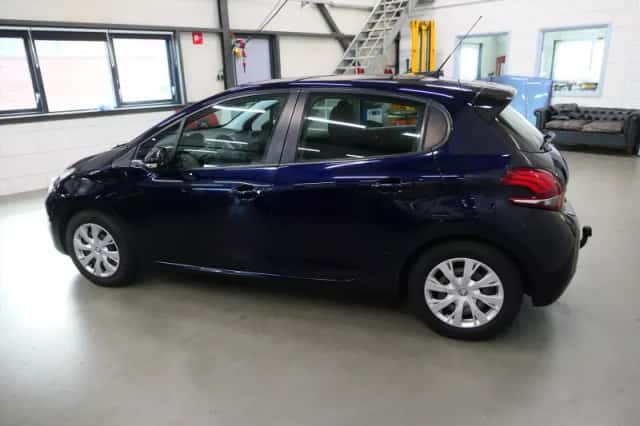 Peugeot 208 (2018) thumbnail 6