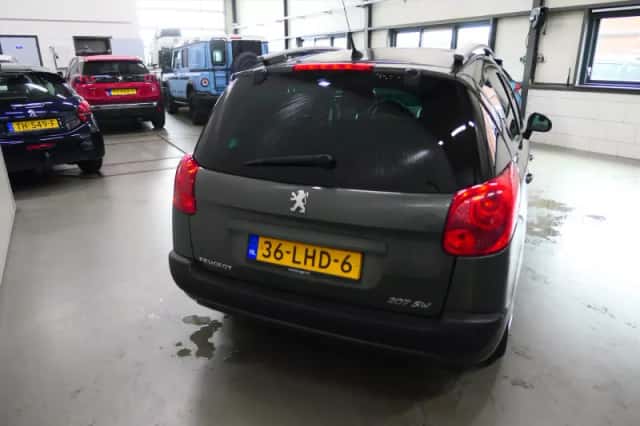Peugeot 207 (2010) thumbnail 5