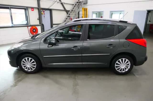 Peugeot 207 (2010) thumbnail 6