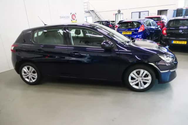 Peugeot 308 (2014) thumbnail 3