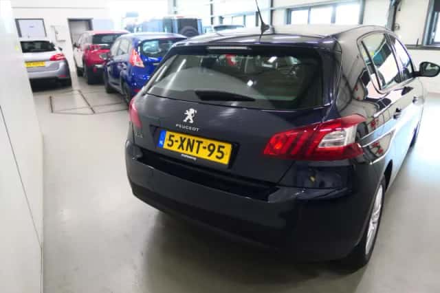 Peugeot 308 (2014) thumbnail 5