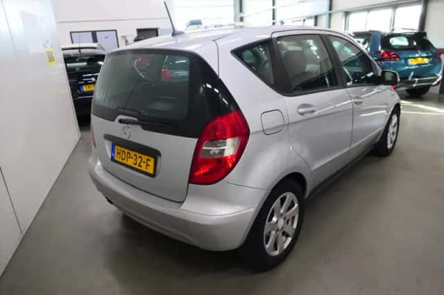 Mercedes-Benz A-Klasse (2011) thumbnail 4