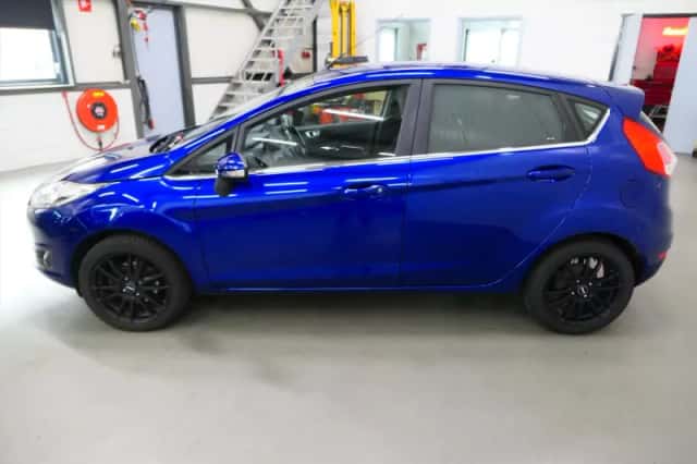 Ford Fiesta (2014) thumbnail 5