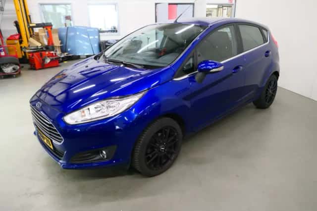Ford Fiesta (2014) thumbnail 6