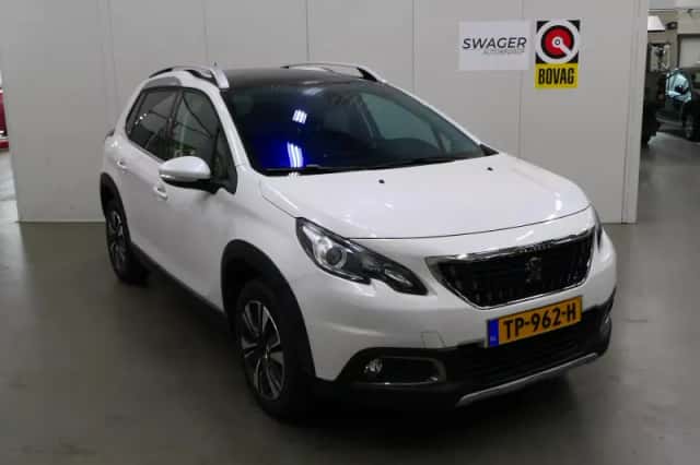 Peugeot 2008 (2017) thumbnail 1