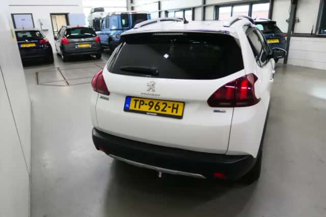 Peugeot 2008 (2017) thumbnail 5