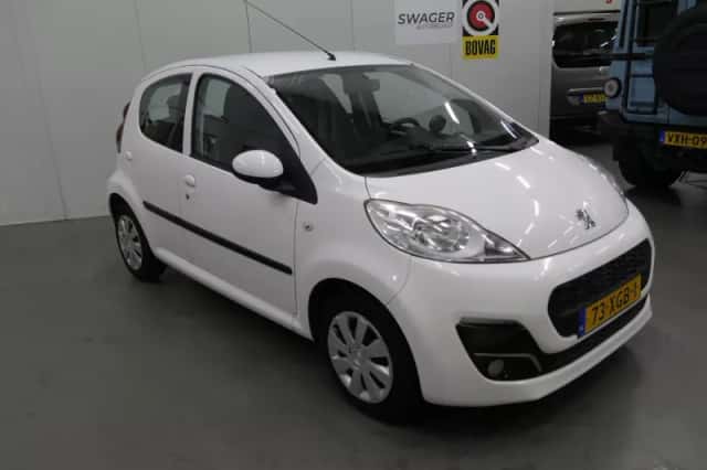 Peugeot 107 (2012) thumbnail 2