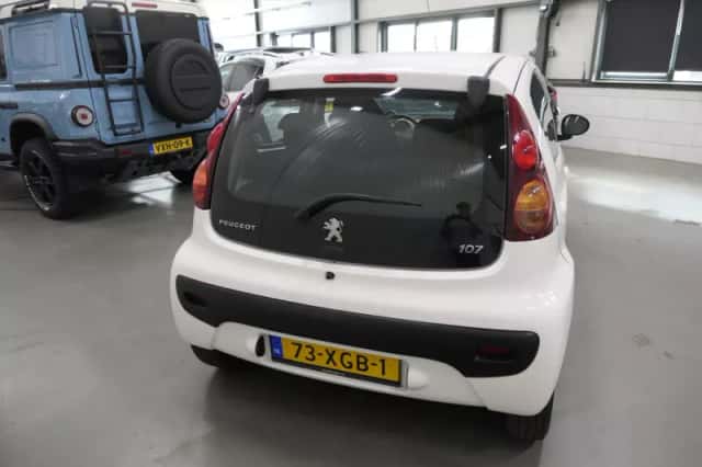 Peugeot 107 (2012) thumbnail 5