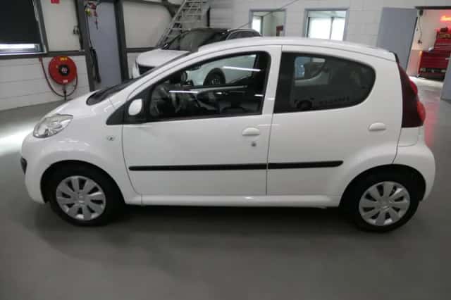 Peugeot 107 (2012) thumbnail 6