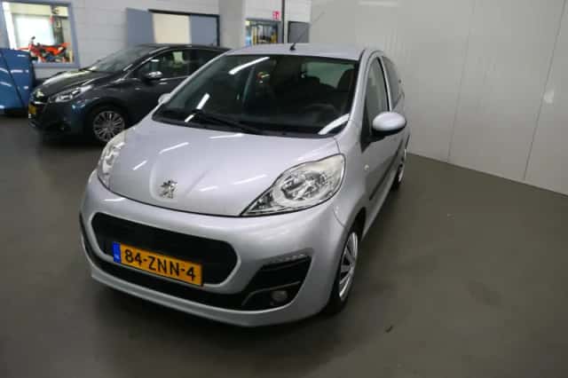 Peugeot 107 (2013) thumbnail 2