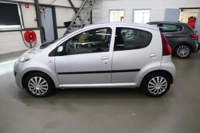 Peugeot 107 (2013) thumbnail 4