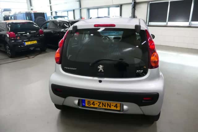 Peugeot 107 (2013) thumbnail 5