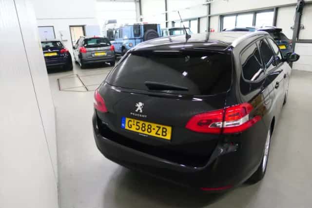 Peugeot 308 (2020) thumbnail 5