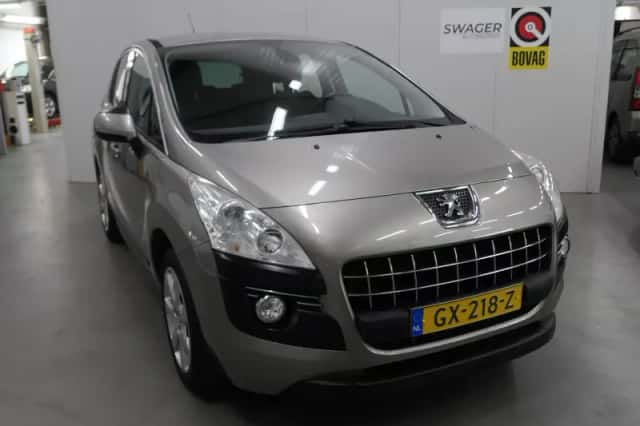 Peugeot 3008 (2009) thumbnail 1