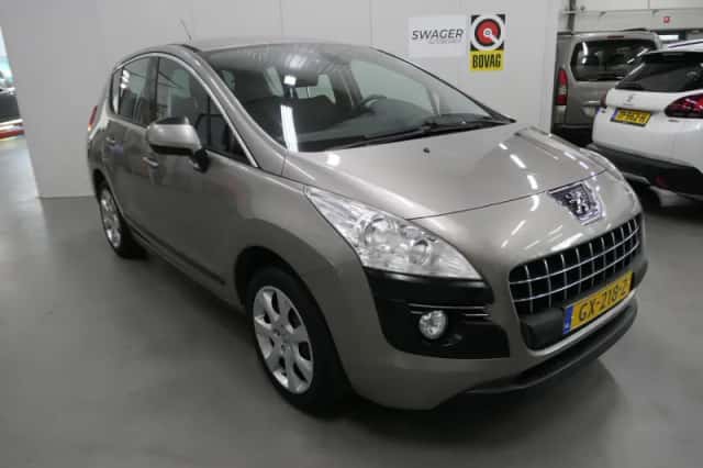 Peugeot 3008 (2009) thumbnail 2