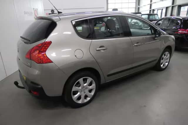 Peugeot 3008 (2009) thumbnail 4