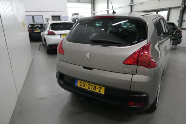 Peugeot 3008 (2009) thumbnail 5