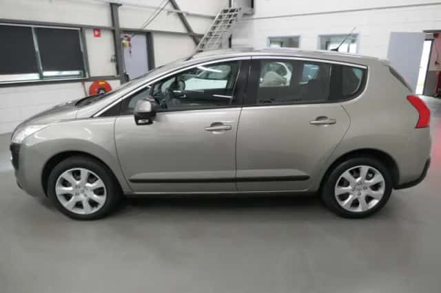 Peugeot 3008 (2009) thumbnail 6