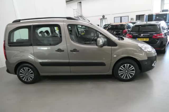Peugeot Partner (2013) thumbnail 3