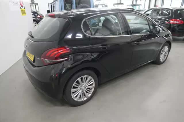Peugeot 208 (2016) thumbnail 4