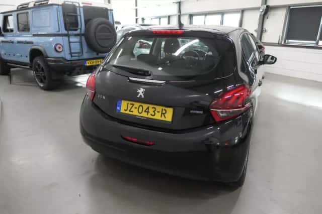 Peugeot 208 (2016) thumbnail 5
