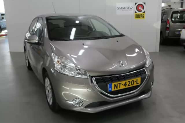Peugeot 208 (2013) thumbnail 1