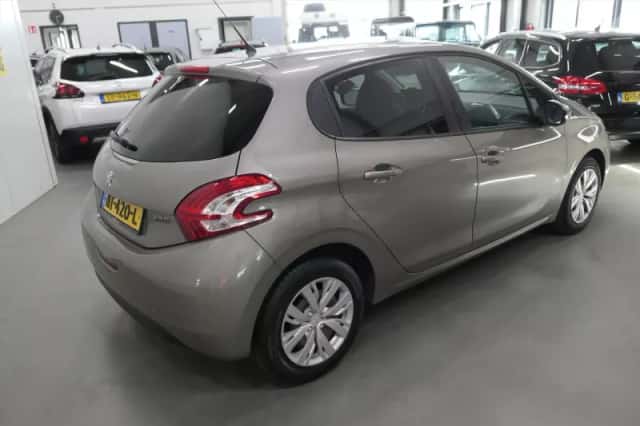 Peugeot 208 (2013) thumbnail 4