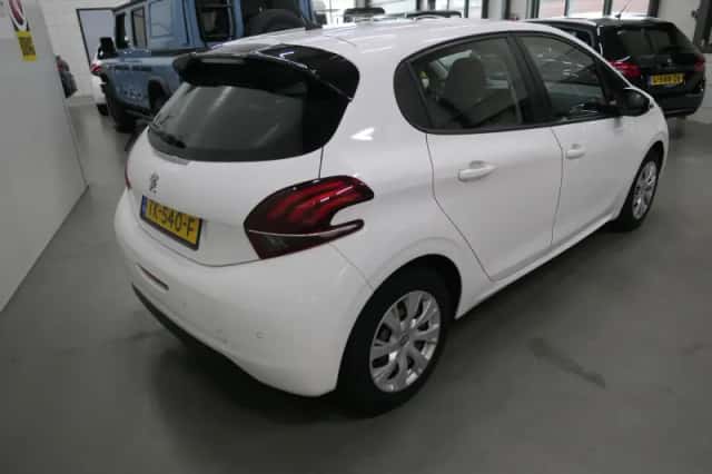 Peugeot 208 (2018) thumbnail 4