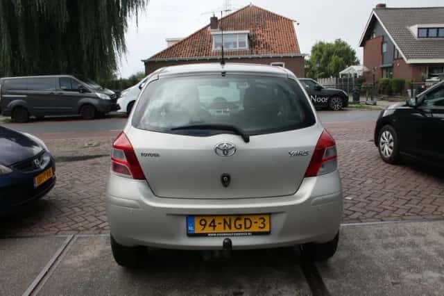 Toyota Yaris (2010) thumbnail 5