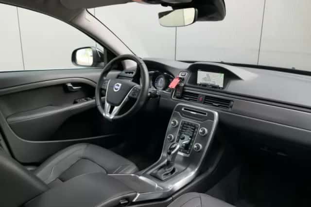 Volvo V70 (2016) thumbnail 3