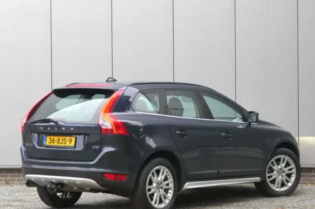 Volvo XC60 (2012) thumbnail 2
