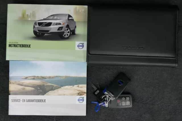 Volvo XC60 (2012) thumbnail 4