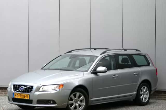Volvo V70 (2012) thumbnail 1