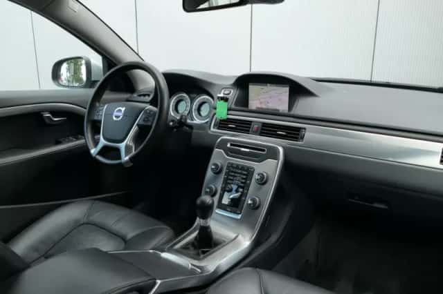 Volvo V70 (2012) thumbnail 3