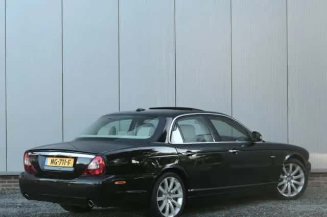 Jaguar XJ (2008) thumbnail 2