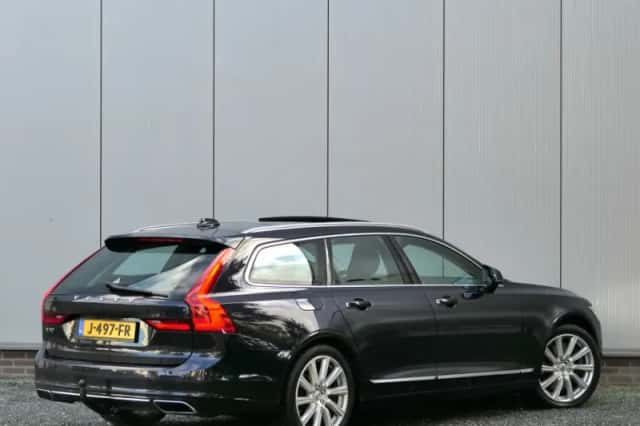 Volvo V90 (2016) thumbnail 2