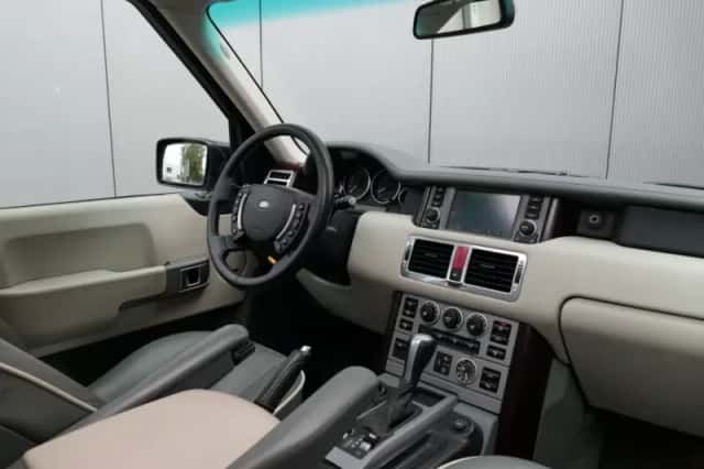 Land Rover Range Rover (2005) thumbnail 3