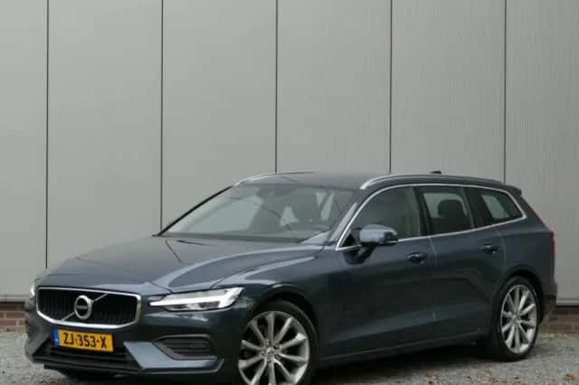 Volvo V60 (2019) thumbnail 1