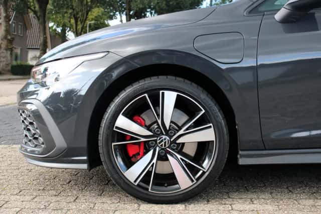 Volkswagen Golf (2021) thumbnail 5