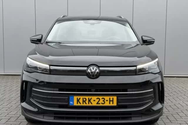Volkswagen Tiguan (2025) thumbnail 2