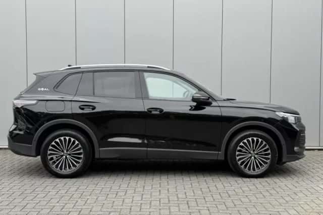 Volkswagen Tiguan (2025) thumbnail 4