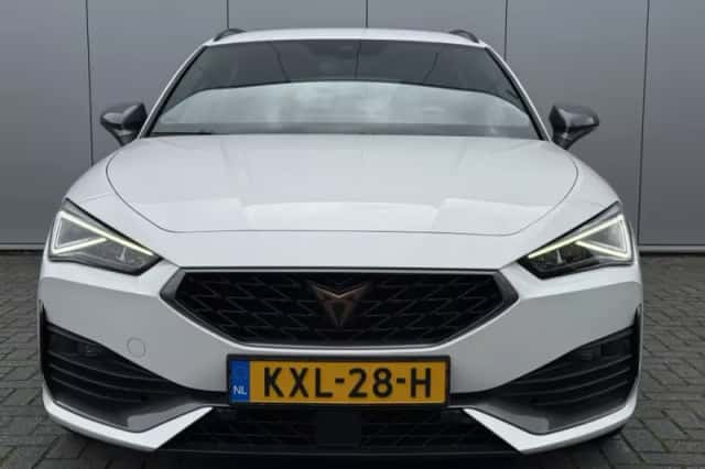 CUPRA Leon Sportstourer (2023) thumbnail 2