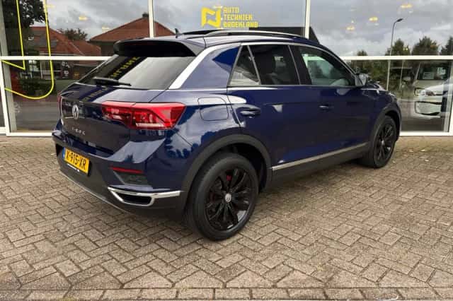 Volkswagen T-Roc (2019) thumbnail 4