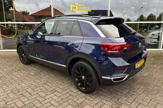 Volkswagen T-Roc (2019) thumbnail 5